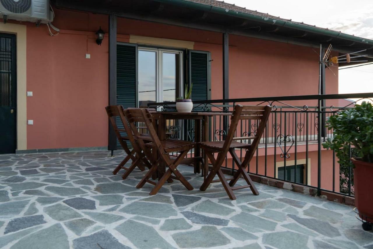 Coralli Pentati 1 "Dimitris Apartments" Kültér fotó
